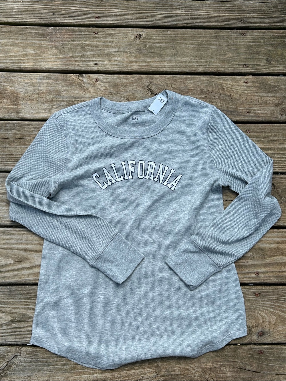 GAP Women's Light Gray 'California' Long Sleeve Thermal Tee